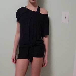 One shoulder shirt